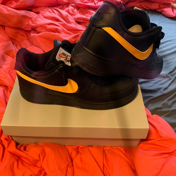 Nike AF1 Swoosh Pack size 10.5. Worn 2 times. - Picture 2 of 5